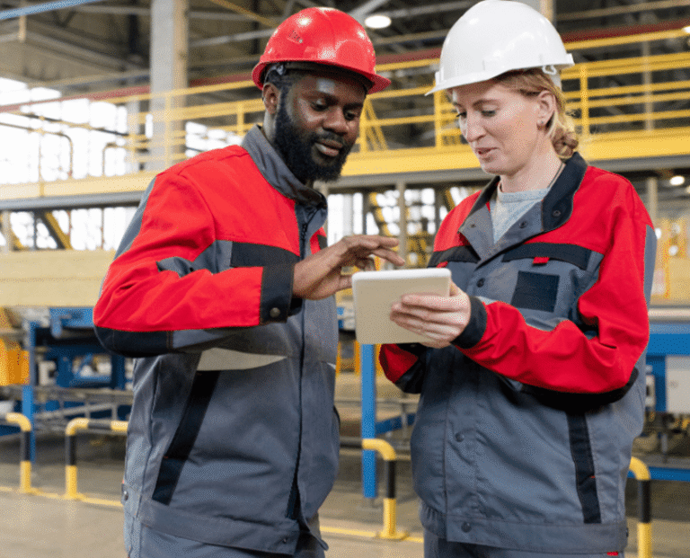 Should You Build an In-House Logistics Team or Outsource It?